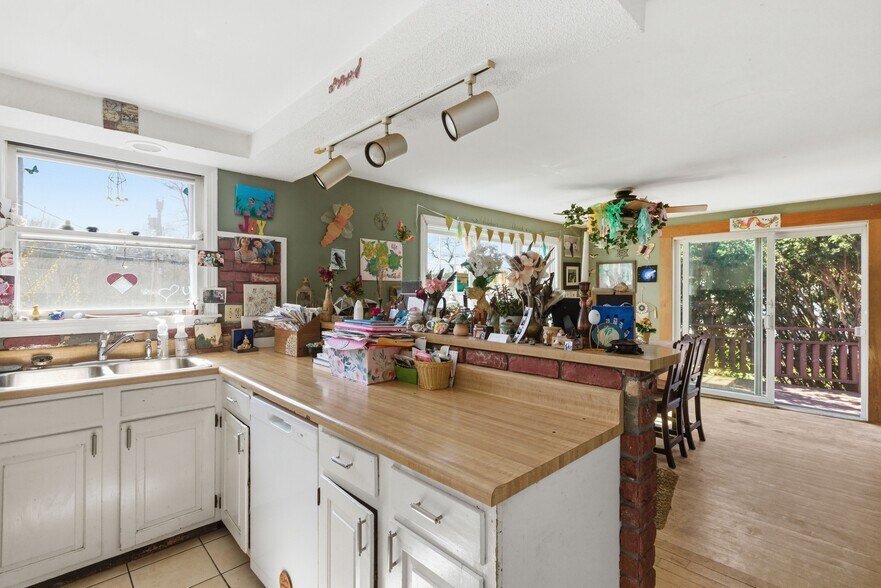 More Photos Of 518 Province Rd, Gilmanton General Retail For Sale