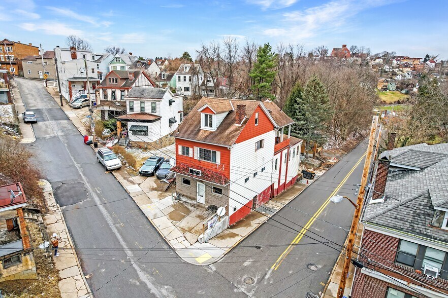 More Photos Of 2100 Spring St, Pittsburgh Bar For Sale