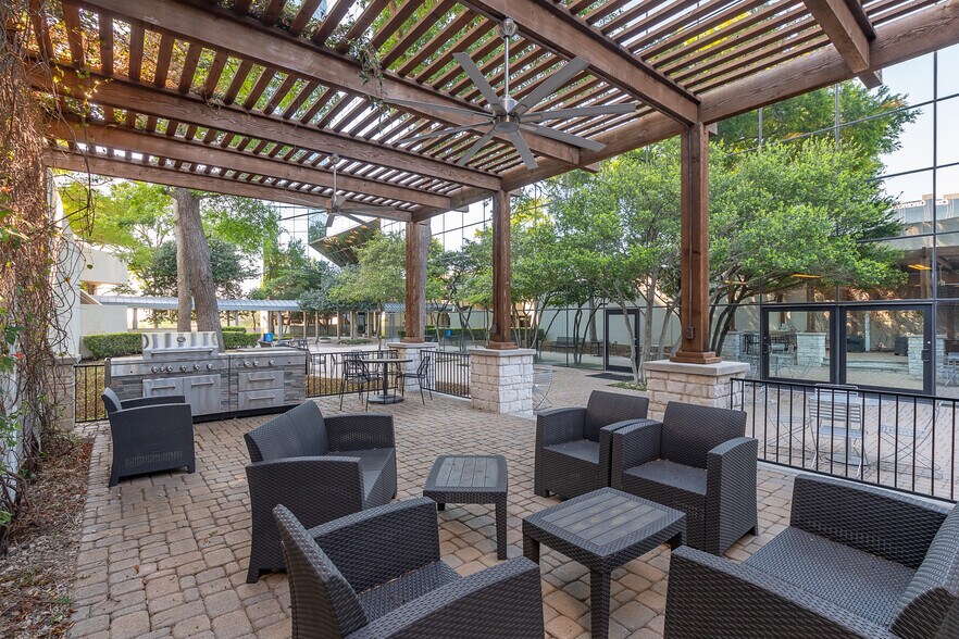 More Photos Of 14951 N Dallas Pky, Dallas Office For Lease