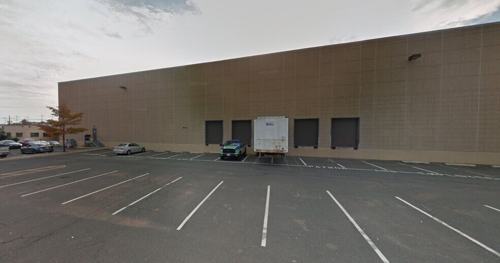 More Photos Of 76 Carter Dr, Edison Warehouse For Lease