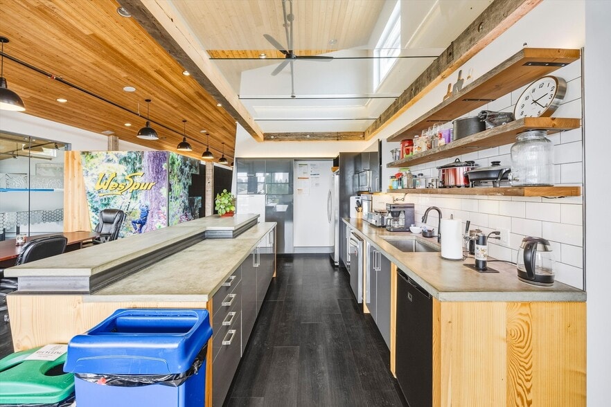 More Photos Of 1600 Carolina St, Bellingham Industrial For Sale