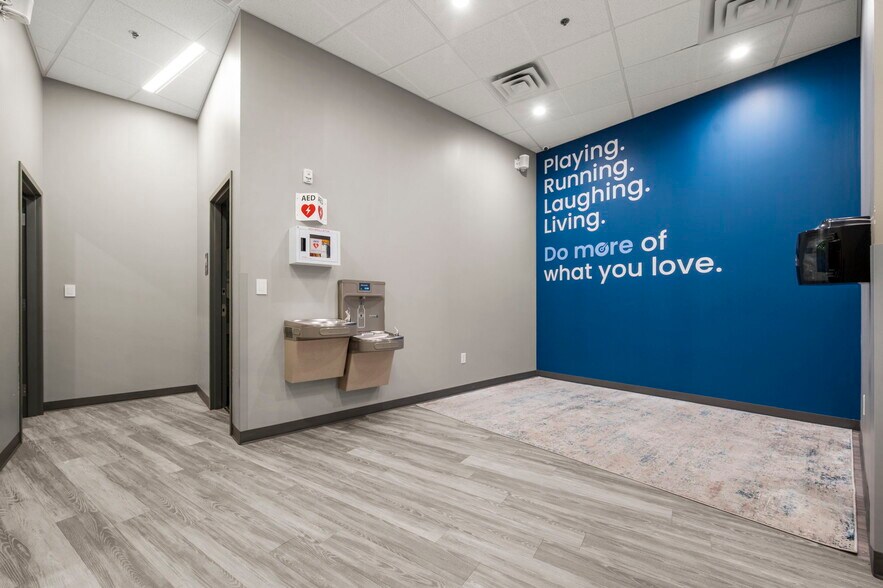 More Photos Of 1700 Plymouth Rd, Minnetonka Apartments For Lease