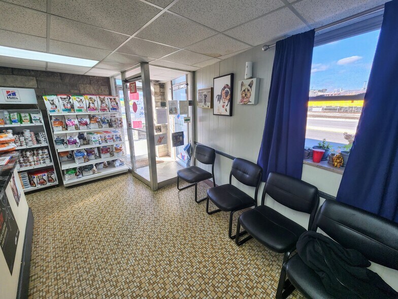 More Photos Of 712 Maccorkle Ave SW, South Charleston Veterinarian Kennel For Sale