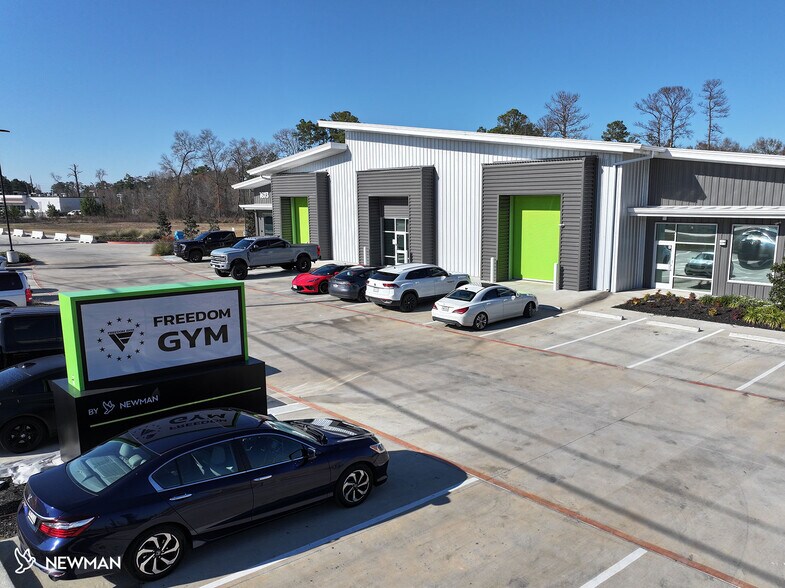 More Photos Of 1615 N Loop 336 E, Conroe Light Distribution For Sale