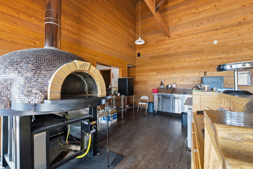 More Photos Of 1500 Vintage Rd, Zillah Winery Vineyard For Sale