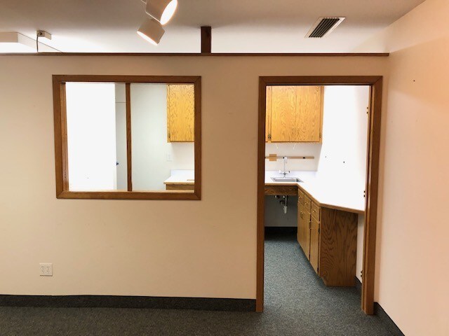 More Photos Of 204 McCollum St, Laramie Medical For Lease