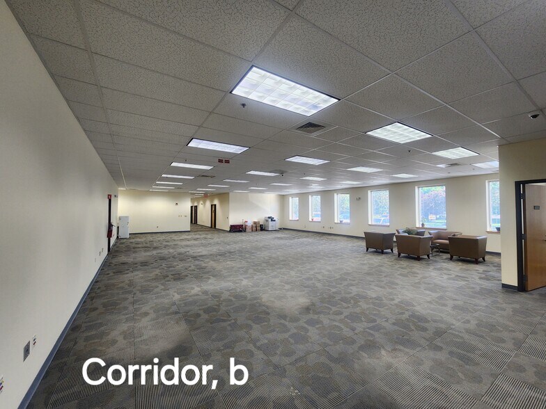 More Photos Of 160 Pierce St, Somerset Warehouse For Lease