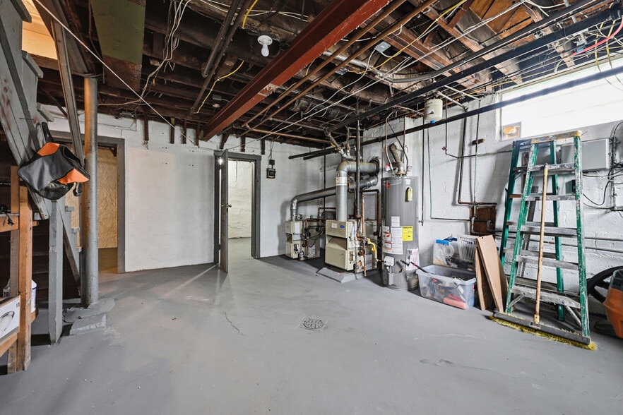 More Photos Of 350 Center Ave, Pittsburgh Office For Sale