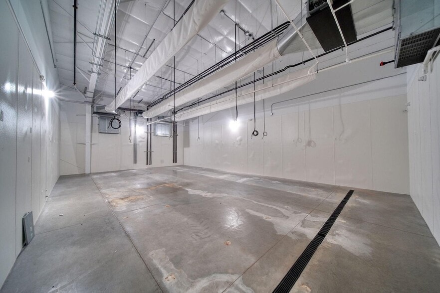 More Photos Of 8975 Page Ave, Jackson Warehouse For Sale