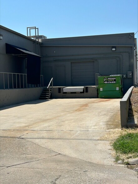 More Photos Of 8507 S Western Ave, Oklahoma City Freestanding For Lease