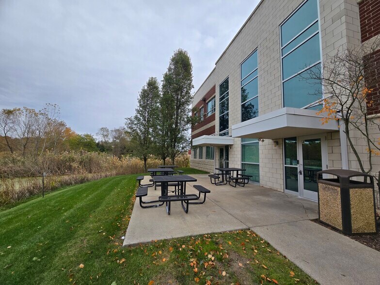 More Photos Of 4500 Courthouse Blvd, Stow Office For Lease