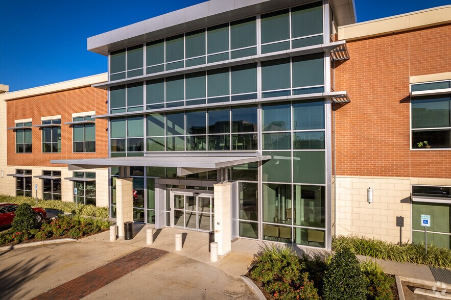 More Photos Of 6921 Brisbane Ct, Sugar Land Medical For Lease