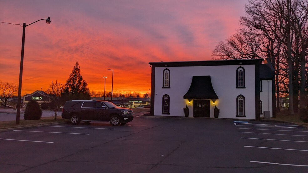 More Photos Of 154 Huffman Mill Rd, Burlington Office For Lease