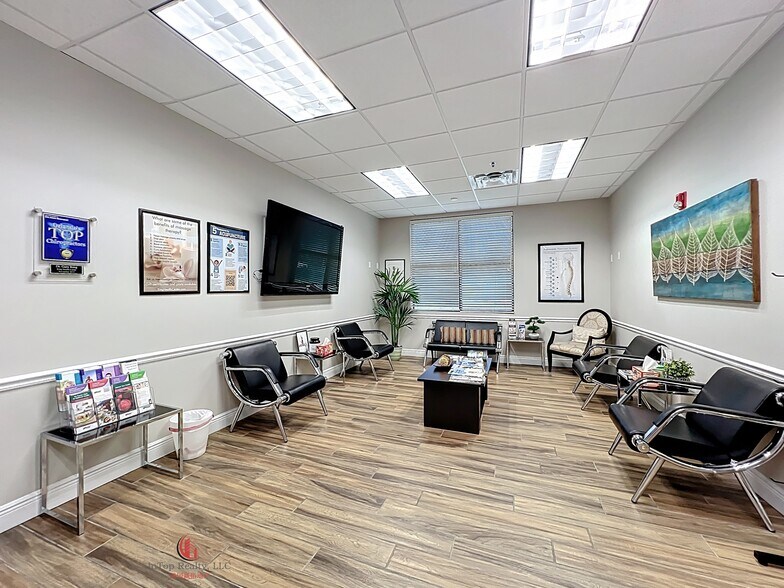 More Photos Of 1507 S Hiawassee Rd, Orlando Medical For Lease