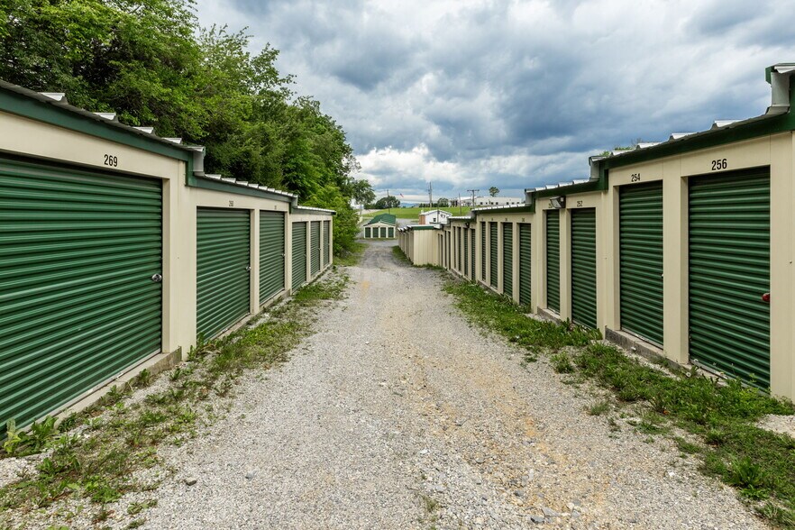 More Photos Of 1614 N Valley Pike, Rockingham Self Storage For Sale