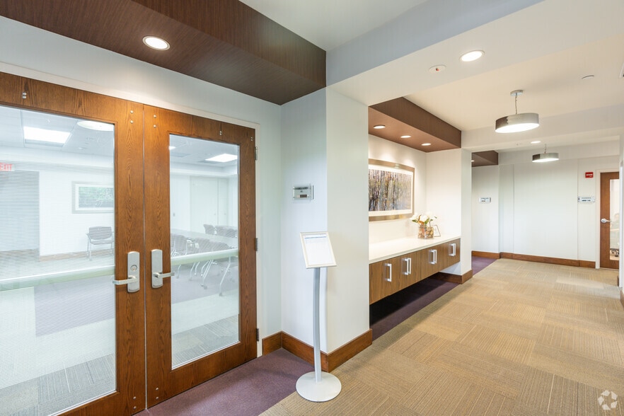 More Photos Of 9130 S Dadeland Blvd, Miami Unknown For Lease