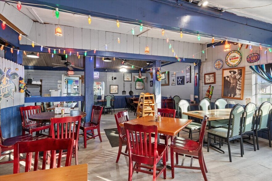 More Photos Of 495 Van Alstyne Pky, Van Alstyne Restaurant For Sale