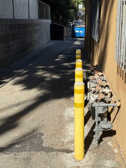 More Photos Of 281 S Avenue 52, Los Angeles Apartments For Sale