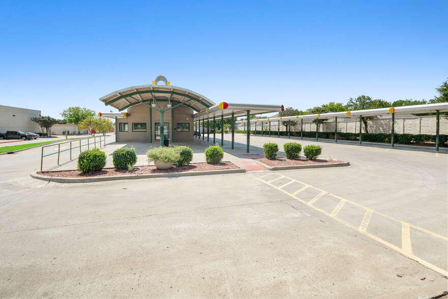 Primary Photo Of 1536 Stacy Rd, Allen Fast Food For Lease