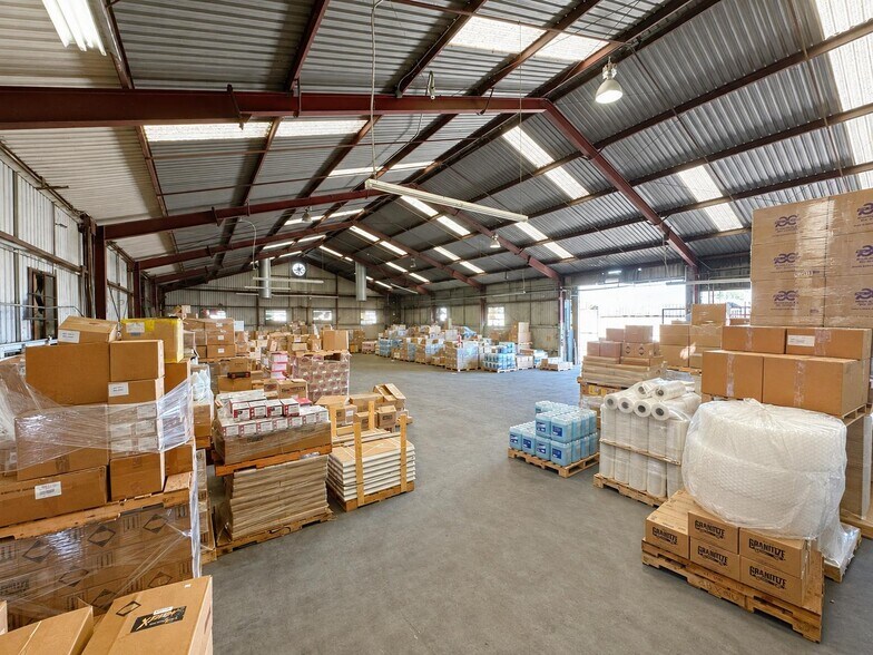 More Photos Of 11001 Vulcan St, South Gate Warehouse For Lease