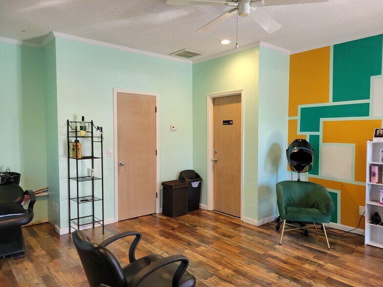More Photos Of 2708 E 10th St, Greenville Office For Sale