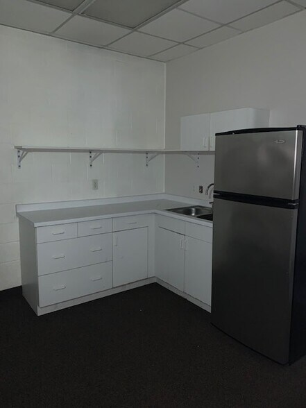 More Photos Of 480 Century Dr, Salt Lake City Showroom For Sale