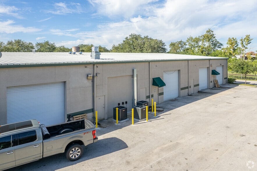 More Photos Of 18735 E Colonial Dr, Orlando Storefront For Lease