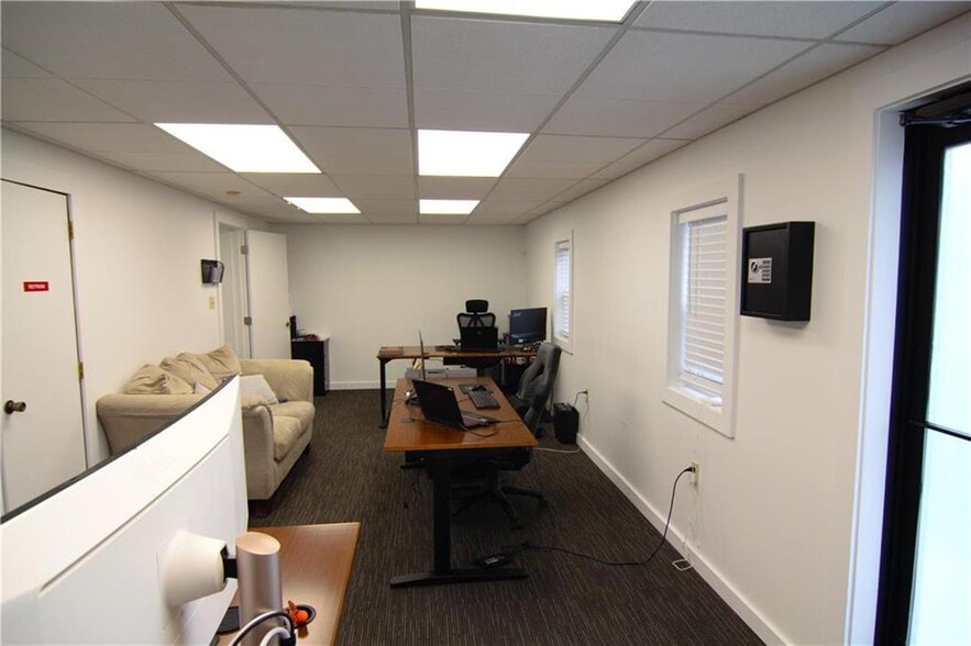 More Photos Of 3348 Easton Ave, Bethlehem Storefront For Lease