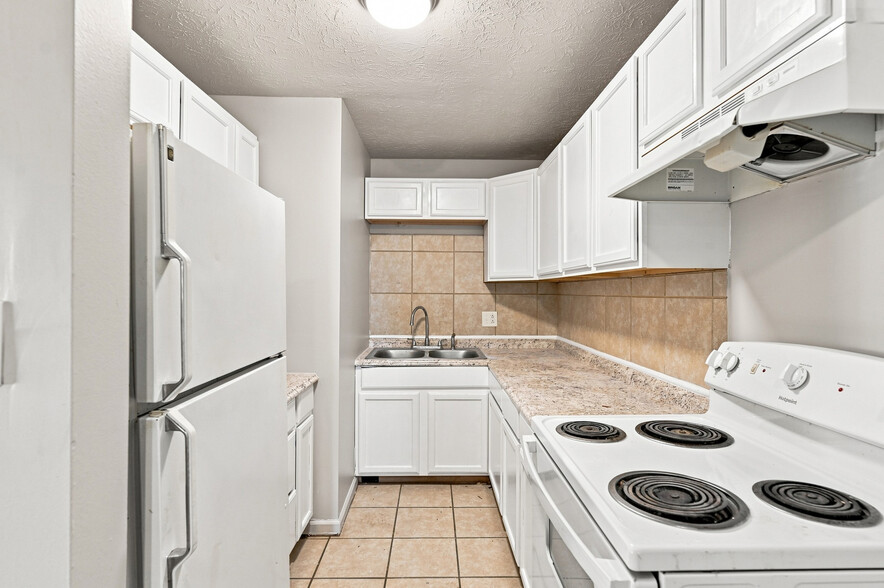 More Photos Of 5824 E Washington St, Indianapolis Apartments For Sale