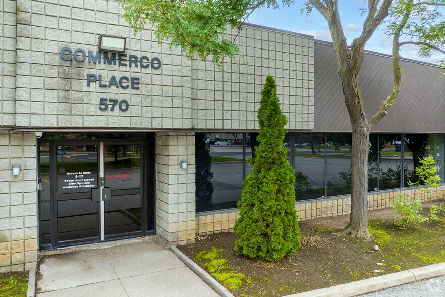 More Photos Of 570 Hood Rd W, Markham Service For Sale