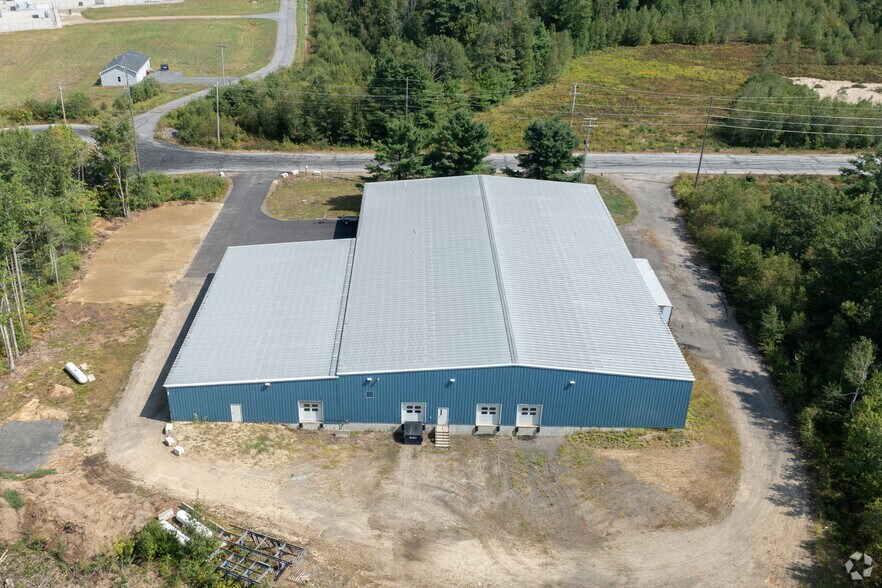 More Photos Of 122 Cyro Dr, Sanford Manufacturing For Lease
