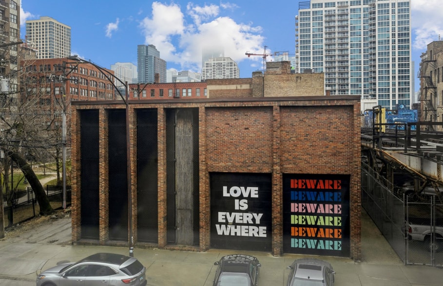 More Photos Of 313 W Chestnut St, Chicago Warehouse For Sale