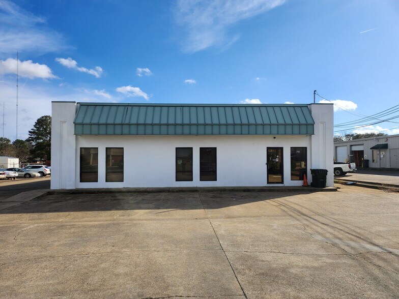 Primary Photo Of 712-722 Oliver Rd, Montgomery Light Distribution For Sale