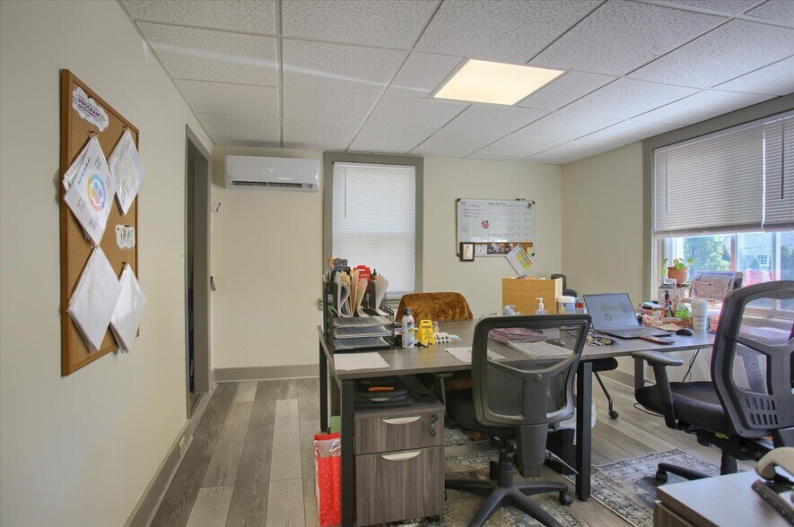 More Photos Of 6 S 15th St, Camp Hill Office For Sale