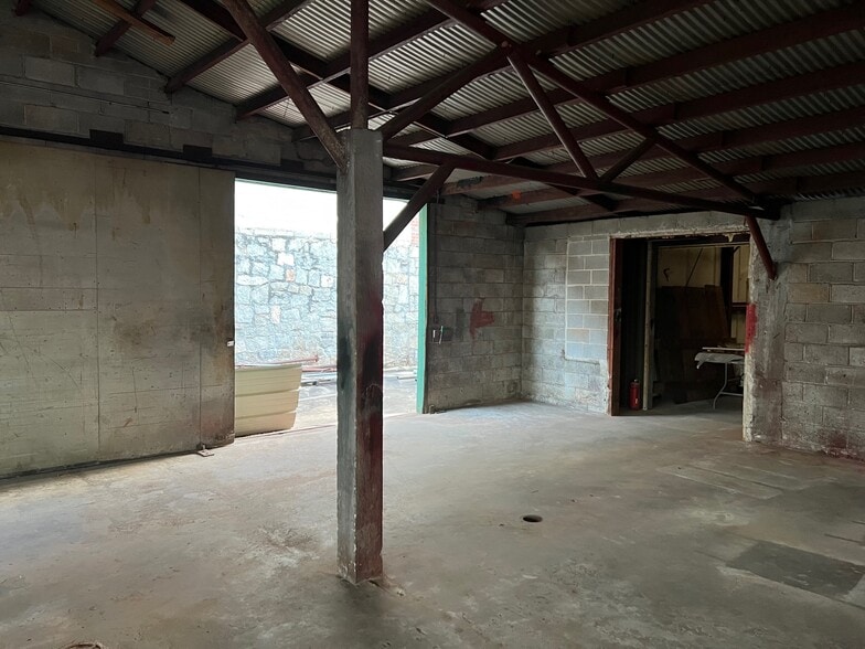 More Photos Of 2833 Washington St, Avondale Estates Storefront For Lease