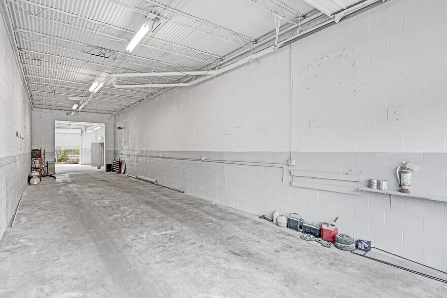 More Photos Of 1800-1812 SW 7th Ave, Pompano Beach Warehouse For Sale