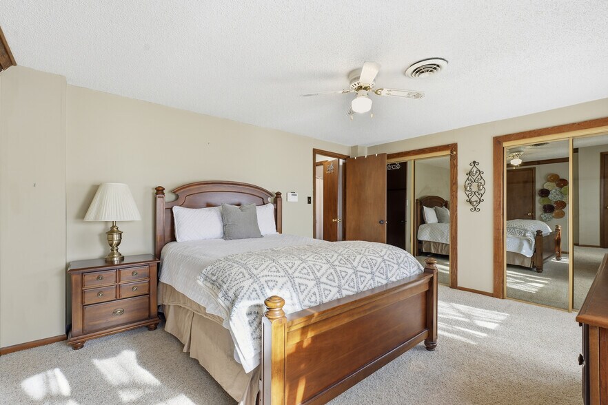 More Photos Of 12703 N Robinhood Ln, Kansas City Land For Sale