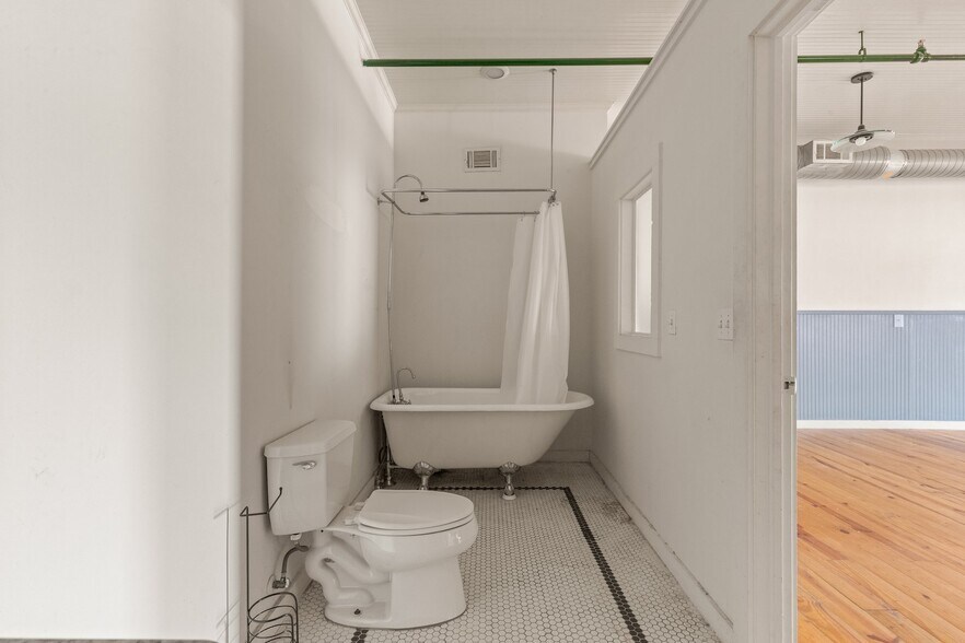 More Photos Of 116-118 N Main St, Sand Springs Storefront Retail Residential For Sale