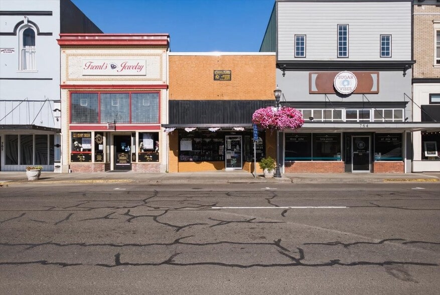 Primary Photo Of 764 S Main St, Lebanon Storefront For Sale