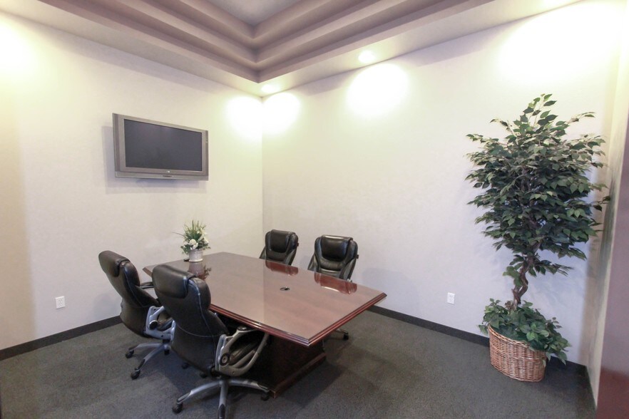More Photos Of 1830 S Alma School Rd, Mesa Medical For Sale