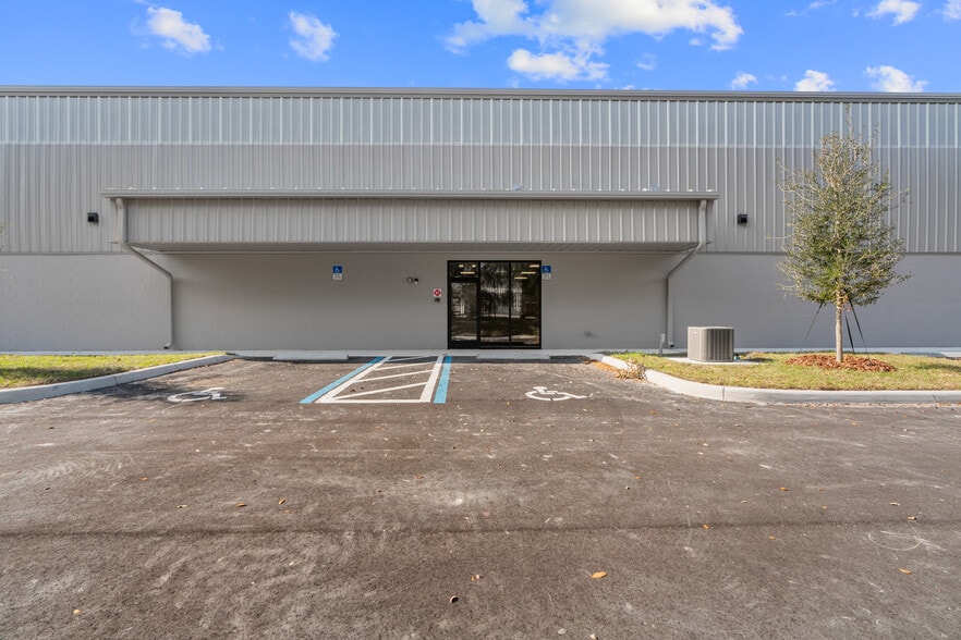 More Photos Of 5435 SW 6th Pl, Ocala Warehouse For Lease