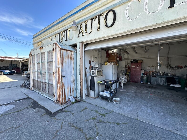 More Photos Of 1429 W 5th St, Santa Ana Auto Repair For Sale