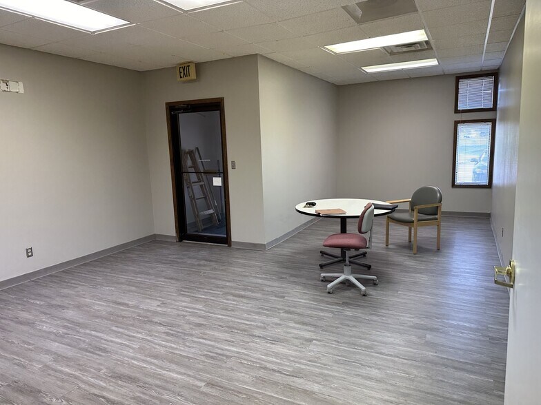 More Photos Of 8528 Broadway, Merrillville Office For Sale