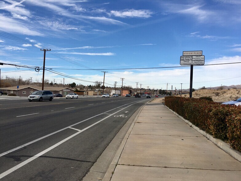 More Photos Of 14075 Hesperia Rd, Victorville Office For Sale