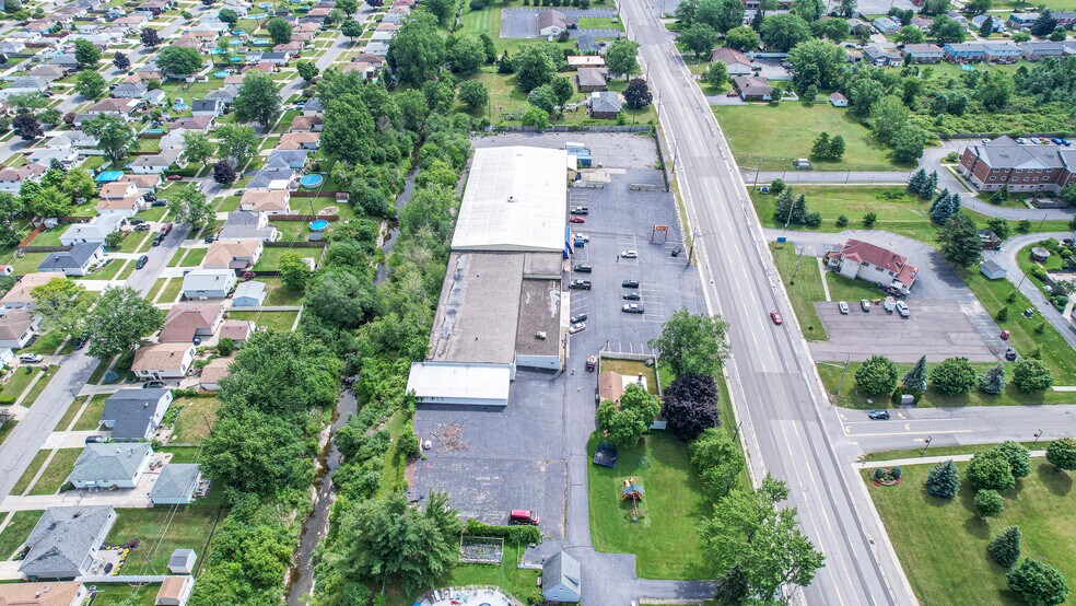 More Photos Of 960 French Rd, Cheektowaga Light Distribution For Sale
