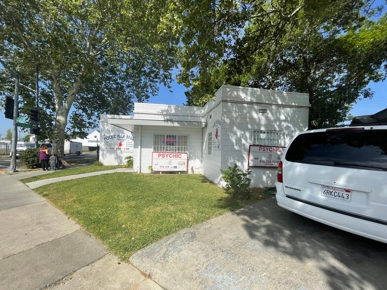 More Photos Of 2439 Rio Linda Blvd, Sacramento Apartments For Sale