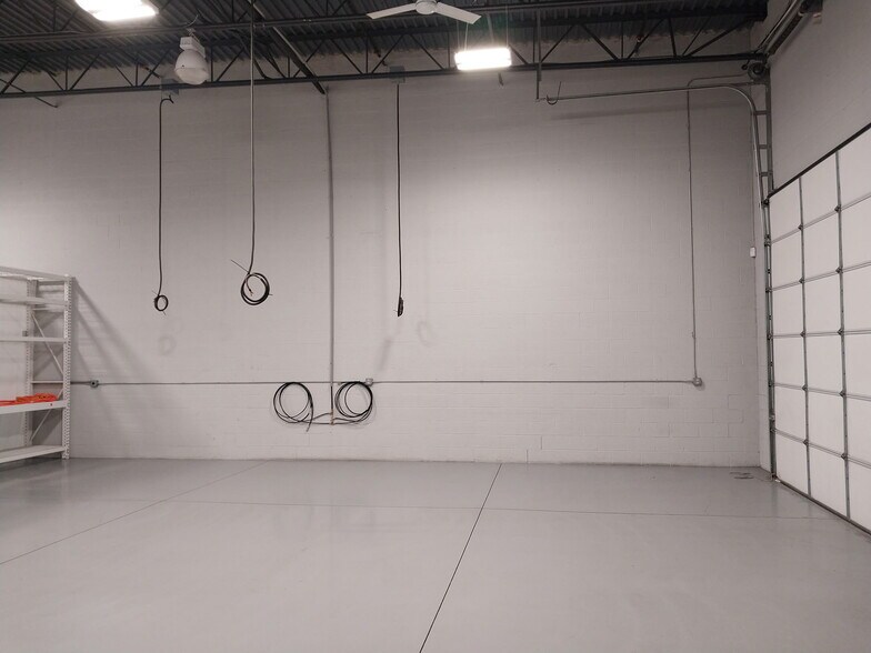 More Photos Of 301-315 Camars Dr, Warminster Township Light Manufacturing For Sale