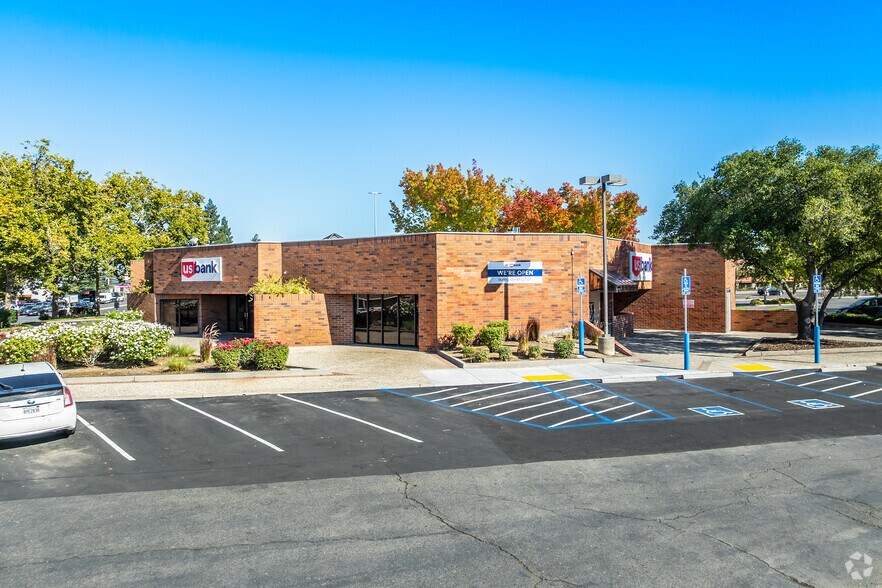 More Photos Of 6199 Sunrise Mall Rd, Citrus Heights Bank For Sale