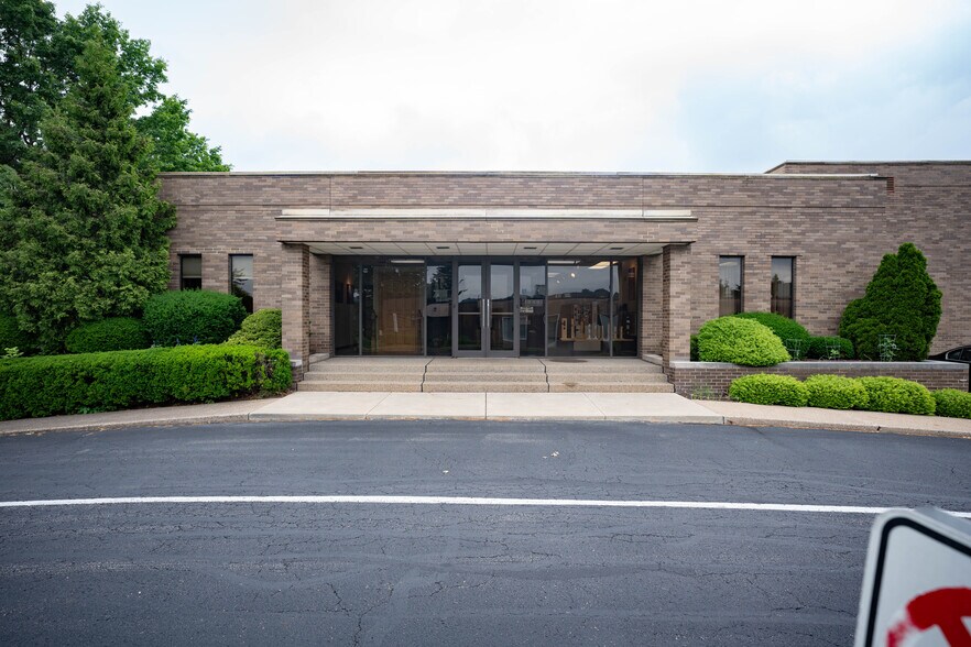 More Photos Of 310 Alpha Dr, Pittsburgh Research And Development For Sale