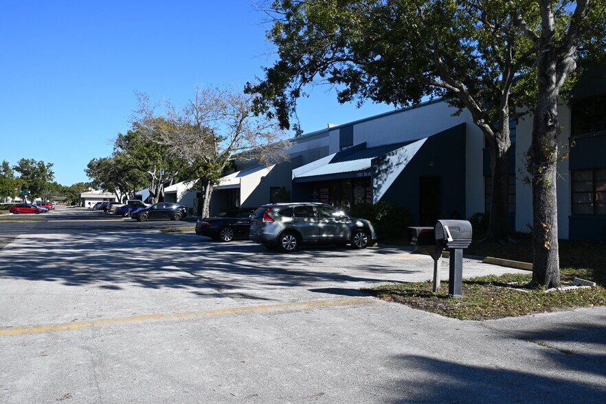 More Photos Of 11801 28th St N, Saint Petersburg Warehouse For Lease